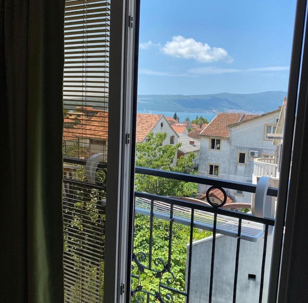 Apartments M&T Tivat Luaran gambar